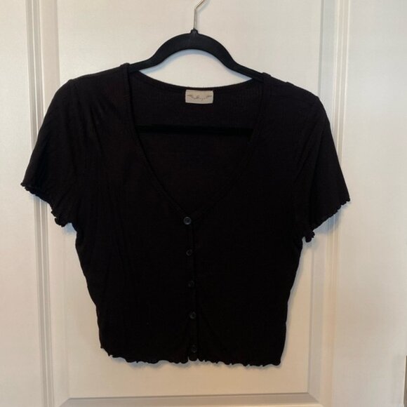 Ribbed faux button up ribbed cropped t shirt - Picture 1 of 3